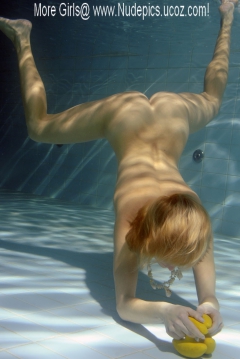 Hot Teens Swim Naked, HD Underwater Pics