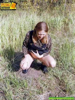 Peeing girl without pantiesfriend