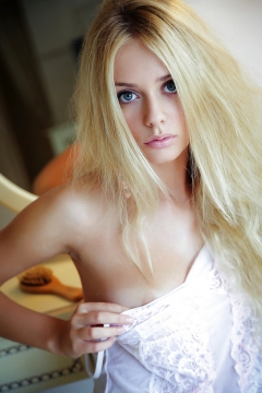 Dream girl (blonde) 2 - N