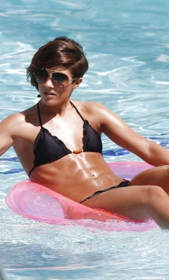 Frankie Sandford sexy - N