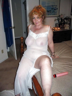 Mature granny looking sexy non nude - N