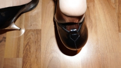 Foot torture with peas in high heels, leggings and corset - N