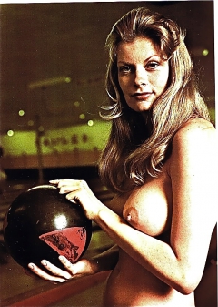 Vintage nude bowling - N