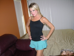 Hot Amateur Blonde Babe - N