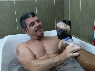 Mature perv Daddy enjoys taking bath with young stud Russel