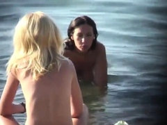 just-real-nude-milfs-at-beach-voyeur