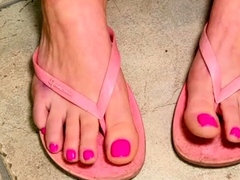 queen-shakti-jerk-on-my-pink-toes