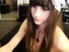 cute-brunette-amateur-teen-masturbates-on-webcam