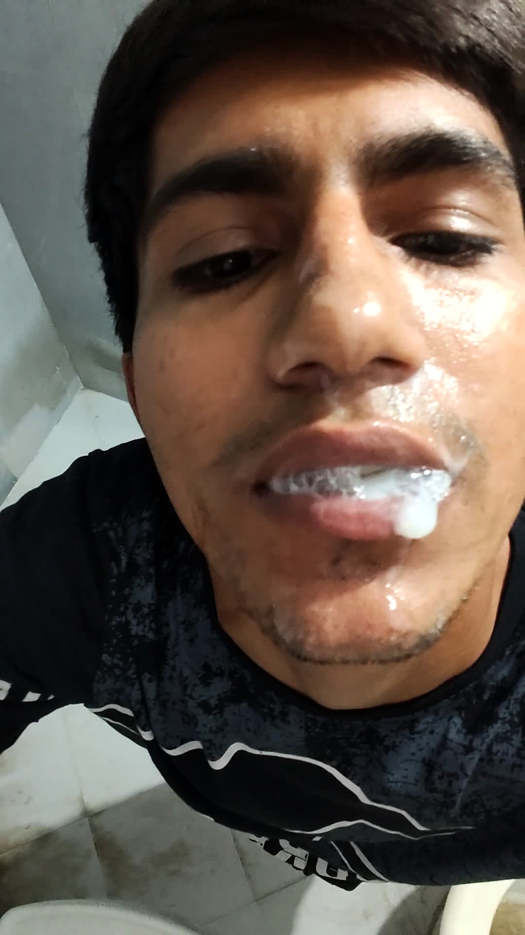 Hot Gay Cum Facial Indian at DrTuber